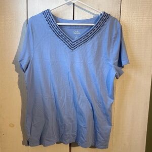 Croft & barrow woman’s blue short sleeve shirt